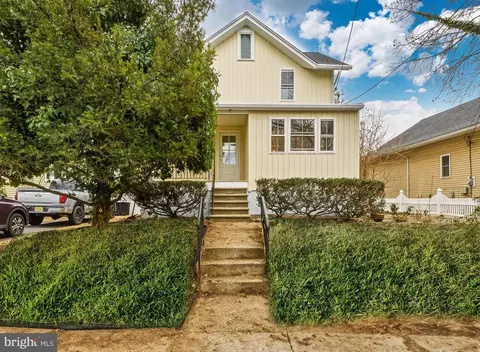 432 W Pine St, Audubon, NJ 08106