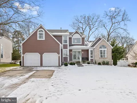 5 Lake Worth Dr, Berlin, NJ 08009