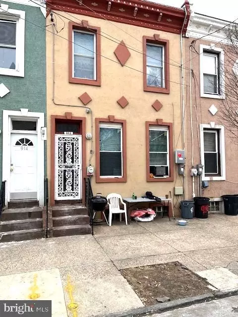 912 Point St, Camden, NJ 08102