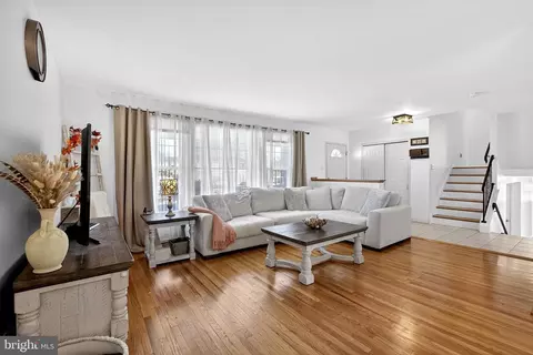 12 Colgate Dr, Cherry Hill, NJ 08034