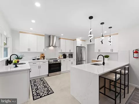 443 Valley Run Dr, Cherry Hill, NJ 08002