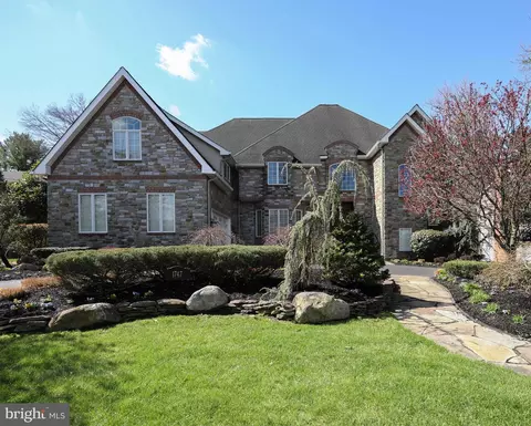 1747 Country Club Dr, Cherry Hill, NJ 08003