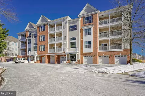 226 Breeders Cup Dr, Cherry Hill, NJ 08002