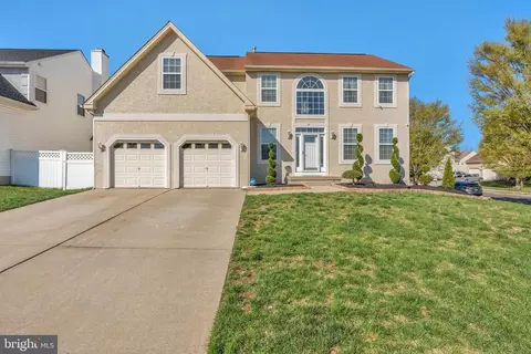 18 Kelly Dr, Sicklerville, NJ 08081