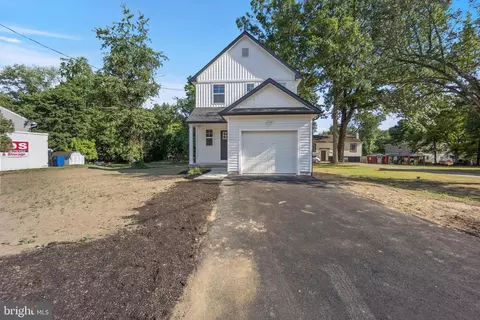 492 Ellis Ave, Lawnside, NJ 08045