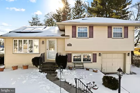 342 Dearborne Ave, Blackwood, NJ 08012