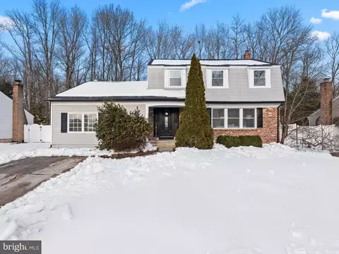 7 Charter Oak Rd, Clementon, NJ 08021