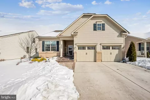 31 Ravenna Dr, West Berlin, NJ 08091