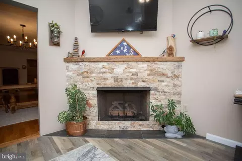 Entry Way - 406 Walnut Ave, Laurel Springs, NJ 08021 photo 5 of 6