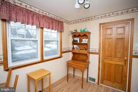 Entry Way - 406 Walnut Ave, Laurel Springs, NJ 08021 photo 3 of 6