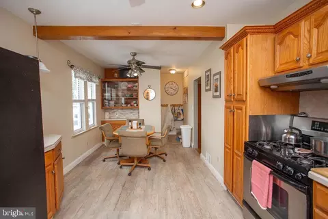 Entry Way - 406 Walnut Ave, Laurel Springs, NJ 08021 photo 4 of 6