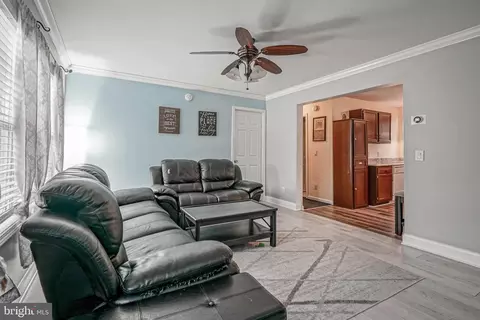 Entry Way - 2 Hazel Ln, Pine Hill, NJ 08021 photo 2 of 4