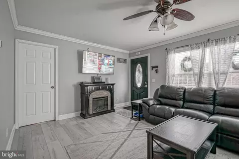 Entry Way - 2 Hazel Ln, Pine Hill, NJ 08021 photo 3 of 4