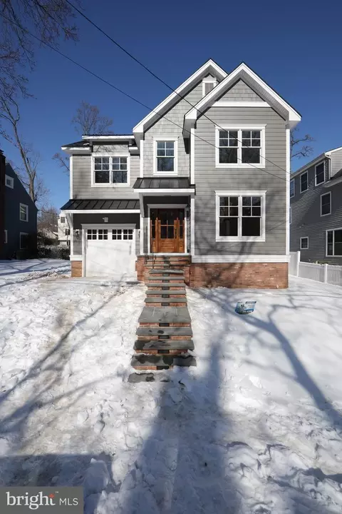 121 Reillywood Ave, Haddonfield, NJ 08033