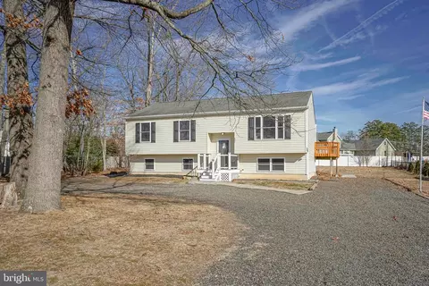 402 Holly Dr, Atco, NJ 08004