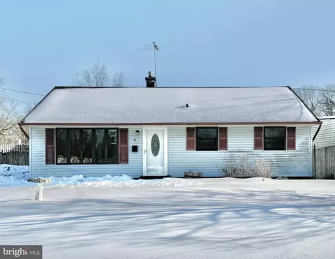 6 Holly Dr, West Berlin, NJ 08091