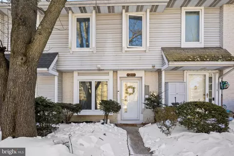 25 Appley Ct, Cherry Hill, NJ 08002