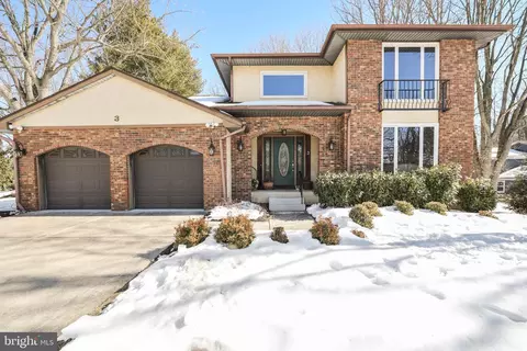 3 Acorn Hill Holw, Voorhees, NJ 08043