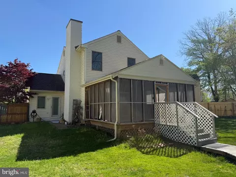 Exterior - 18 Cobblestone Ct, Sicklerville, NJ 08081 photo 9 of 14