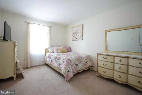 Bedroom - 18 Cobblestone Ct, Sicklerville, NJ 08081 photo 5 of 6