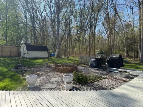 Exterior - 18 Cobblestone Ct, Sicklerville, NJ 08081 photo 10 of 14