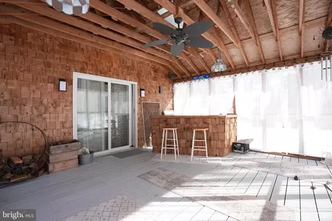 Exterior - 18 Cobblestone Ct, Sicklerville, NJ 08081 photo 4 of 14