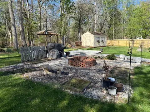 Exterior - 18 Cobblestone Ct, Sicklerville, NJ 08081 photo 11 of 14