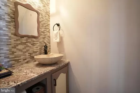 Entry Way - 18 Cobblestone Ct, Sicklerville, NJ 08081 photo 2 of 6