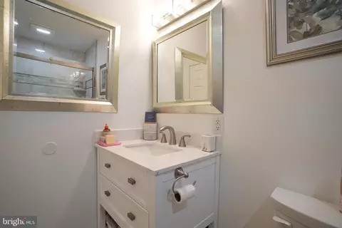 Bath - 18 Cobblestone Ct, Sicklerville, NJ 08081 photo 2 of 4