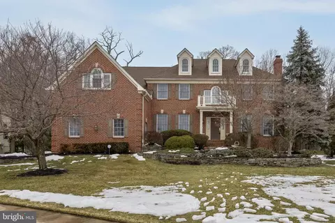 26 Carriage House Ct, Cherry Hill, NJ 08003