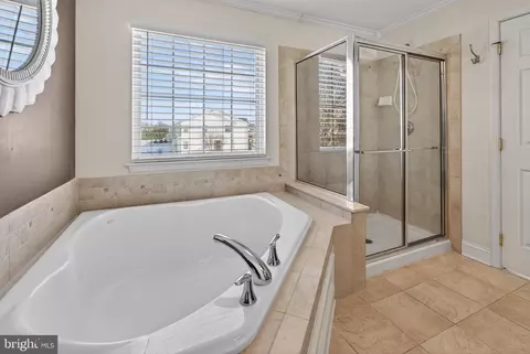 Bath - 153 Sequoia Dr, Berlin, NJ 08009 photo 3 of 3