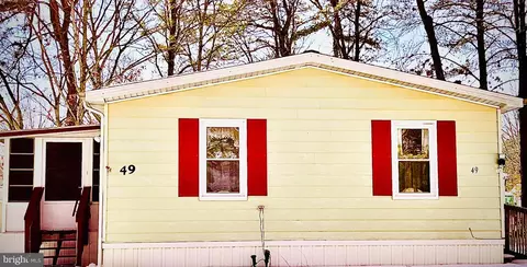 49 Hazeltop Dr, Sicklerville, NJ 08081