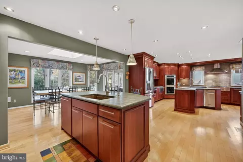 5 Kimberly Ct, Voorhees, NJ 08043
