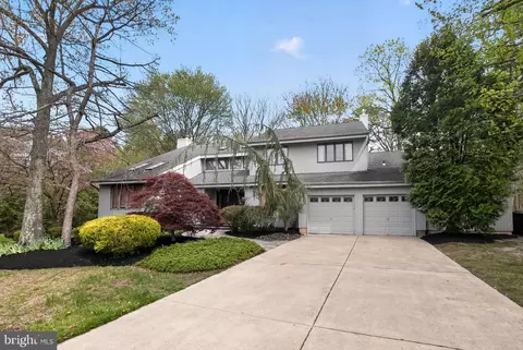 61 Covington Ln, Voorhees, NJ 08043