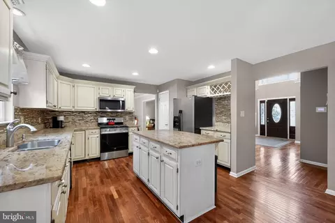 19 Downing Ln, Voorhees, NJ 08043