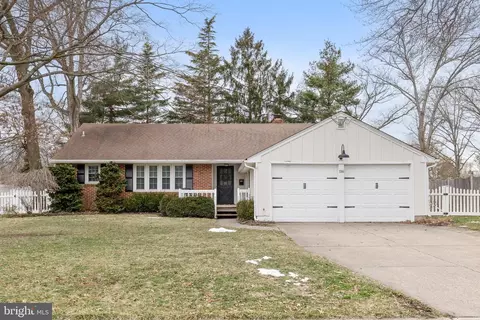 116 Fox Chase Ln, Cherry Hill, NJ 08034