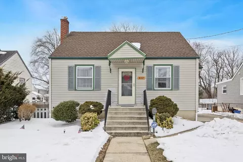 612 N Walnut Ave, Magnolia, NJ 08049