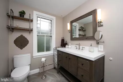 Bath - 107 Centre St, Haddonfield, NJ 08033 photo 1 of 3