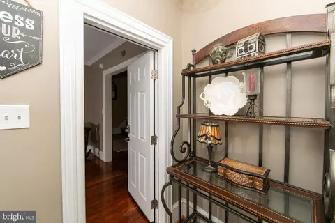 Entry Way - 107 Centre St, Haddonfield, NJ 08033 photo 2 of 12
