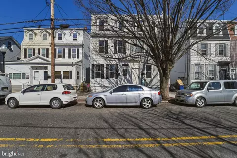 323 Market St, Gloucester City, NJ 08030