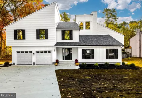 15 Bronwood Dr, Voorhees, NJ 08043
