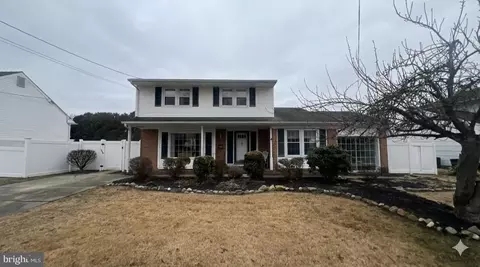 16 Pennsylvania Ave, Stratford, NJ 08084