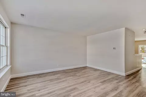 Living - 24 Mill Strm, Pine Hill, NJ 08021 photo 2 of 4
