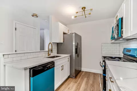 Kitchen - 24 Mill Strm, Pine Hill, NJ 08021 photo 2 of 2