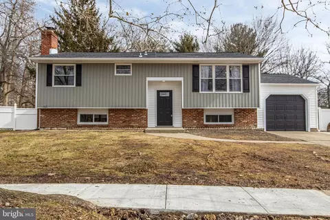 603 Hobart Dr, Clementon, NJ 08021