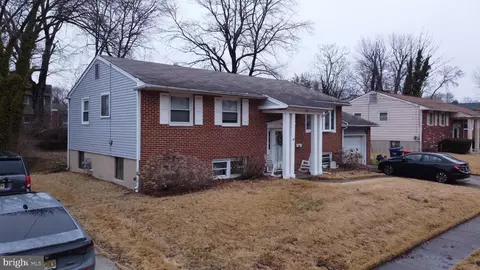 716 Sunset Dr, Somerdale, NJ 08083