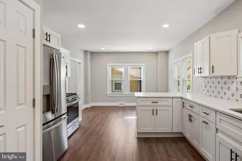 Entry Way - 16 Moore Ave, Cherry Hill, NJ 08034 photo 7 of 9