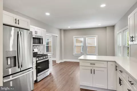 Entry Way - 16 Moore Ave, Cherry Hill, NJ 08034 photo 6 of 9