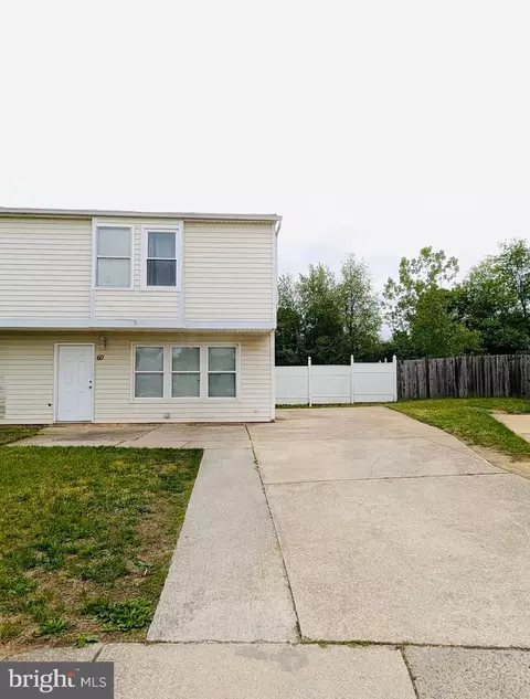 60 Farmhouse Rd, Sicklerville, NJ 08081