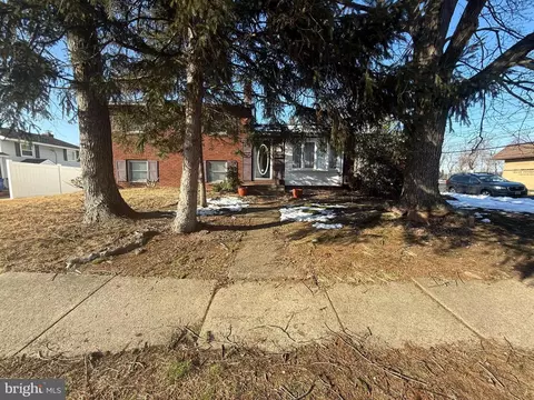 301 Leaf Ave, Bellmawr, NJ 08031